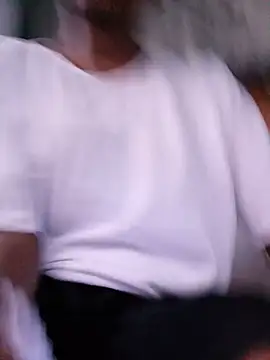Sweethoneypot25 - Stick dildo on the chair n ride it😋 🤪