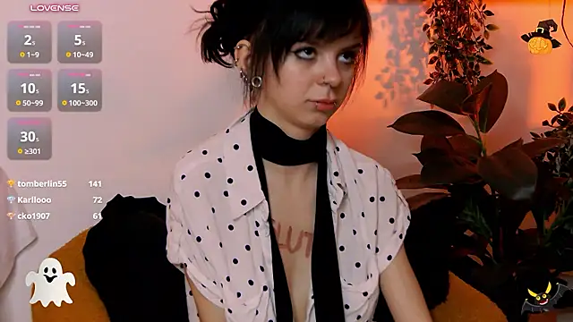 TwiggyStar - WRITE "SLUT" ON ME
