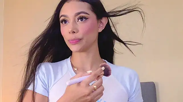 Juli_bellini - Spank tits while riding 💥