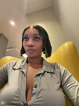 ___Nessa - Public naked walk&squirt public