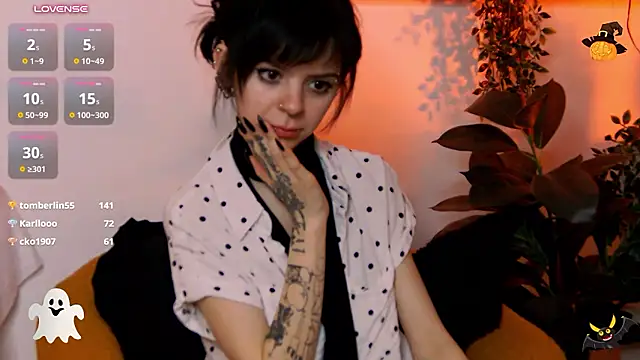 TwiggyStar - WRITE "SLUT" ON ME