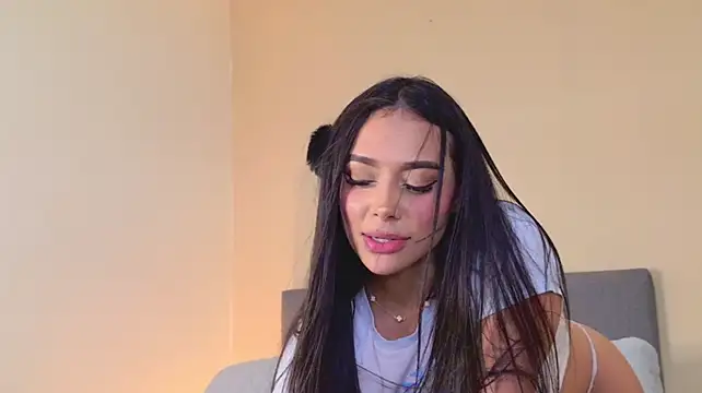 Juli_bellini - Spank tits while riding 💥