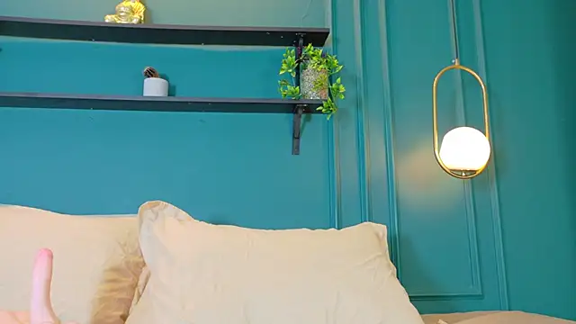 Isa_kiss - Full naked+touch my pussy with my finger