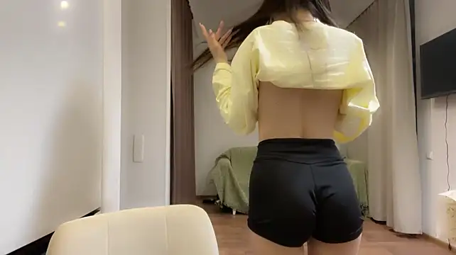RefereedHobble - Show the bottom part of my boobs