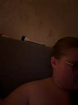 CurvyPaar2 - Show Asshole & 2 Videos