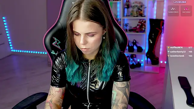 QueenAliceX - Give me pleasure