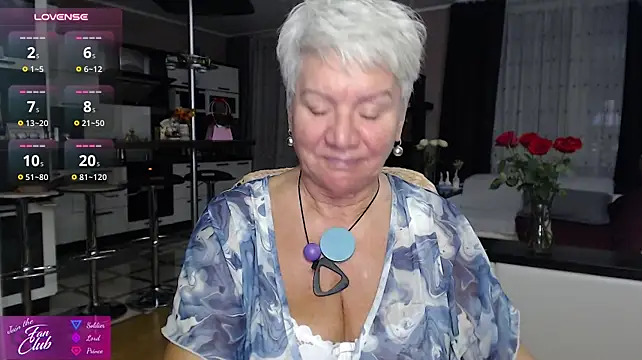 Roxana_brooks - show panties and slap ass 10 times