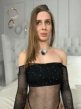 AmandaPirs - Splits standing+ tits out