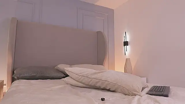 Chloe_d - Pussy fingering in doggy 😋