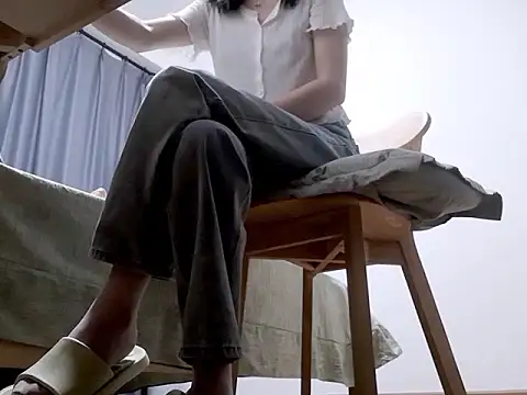Yuhan116 - 郁函脱光衣服 身体站直秀身材 背对镜头像被前男友抚摸身体私密位置3分钟