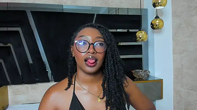 YallianaBrooks - Be sensual, stay naked + oil on body!🖤