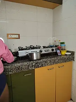 Mini-cutie - 2 fingering in ass pussy