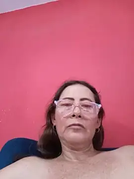 Salome_69 - Masturbación con 4 dedos