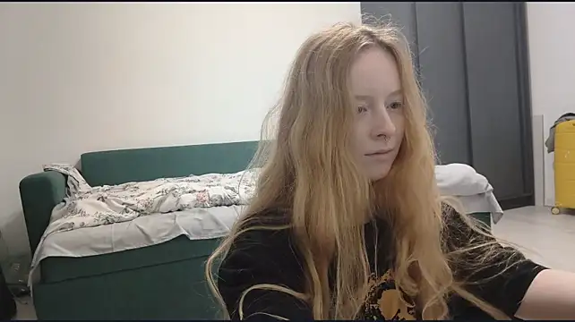 KateVibe_01 - I tease you with my top