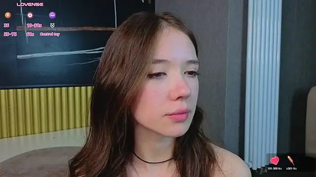 Tinyanie - Fingers walk in panties