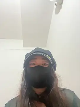 Moli6969 - 新人主播刚开播请多多支持，完成了听国王哥哥的