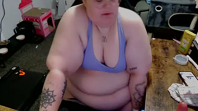 BBW-QUEENIE - FUCK MY ASS WITH DILDO