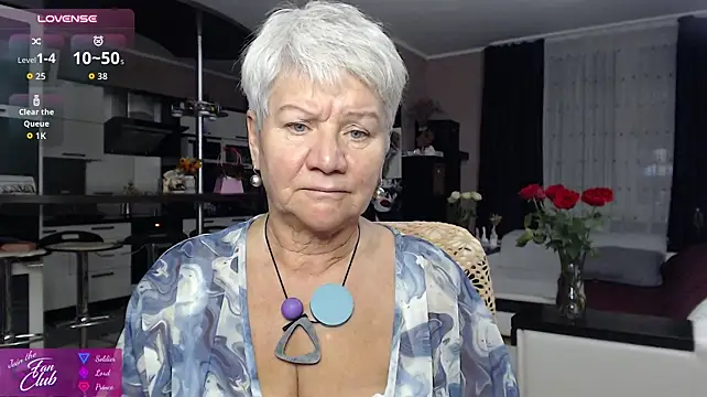 Roxana_brooks - show panties and slap ass 10 times