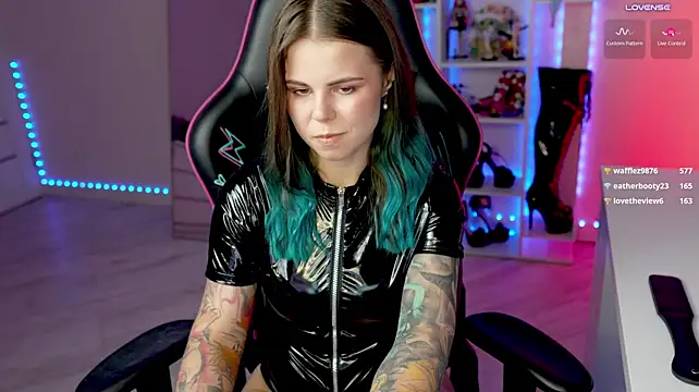 QueenAliceX - Give me pleasure