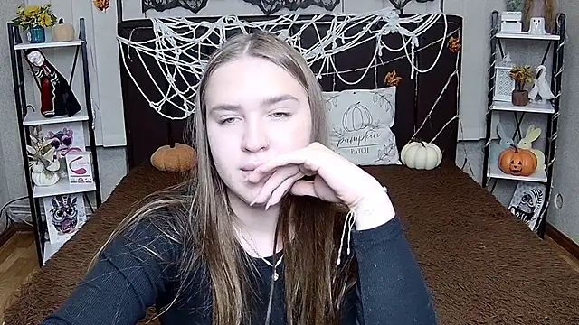 LauraHlot - Every Tip Brings Us Closer 🫶
