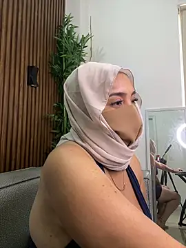 ZaynaSecret - show boobs
