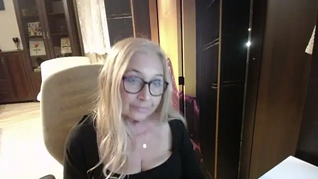 Sofia_xkiss - let's give a sexy dance a try xxx