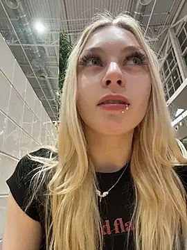 AngelinaTous