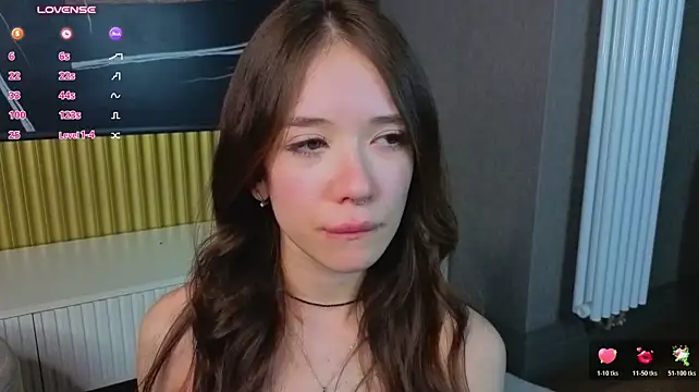 Tinyanie - Fingers walk in panties