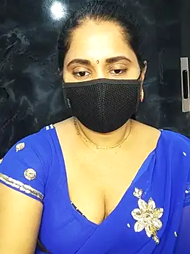 Doly_thebubbly - Boobs oil massage in public..