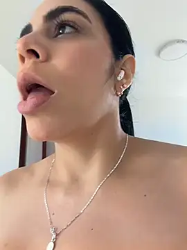 Valecruz903 - Cowgirl 🤠 🍆🫦🍑