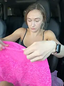Lunagirl13 - Lick my nipples 😻😻