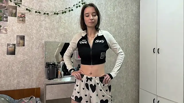 SharylGarret - Pull down my shorts and squeeze my butt