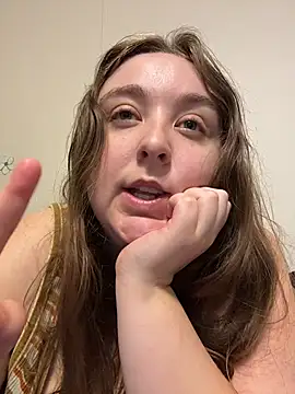 Caligirl9895 - L8 bday goal-tits out 10min/jiggle/pinch