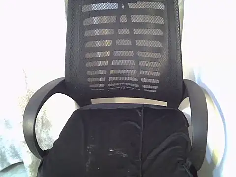 Caryyyl - flash and spank ass