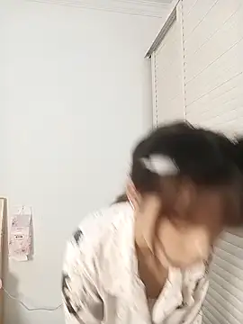 HSU8HSU - 滴蜡滴阴毛Drip wax on pubic hair