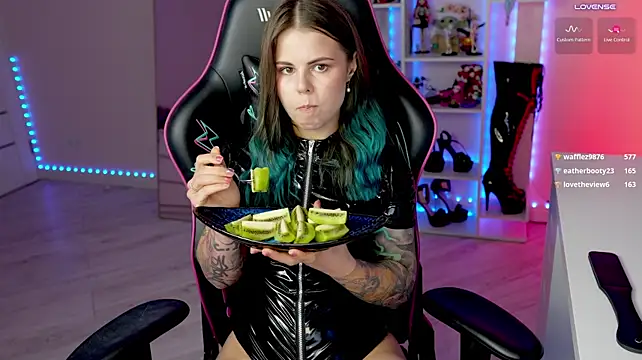QueenAliceX - Give me pleasure