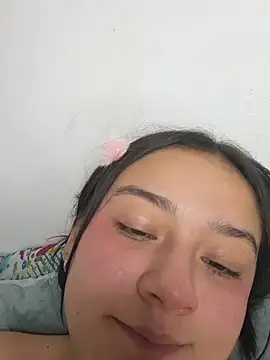 EmilyRoy77 - Dildo in my virgin pussy