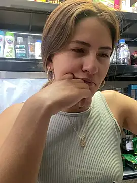 Andrea_19blonde - Show boobs Im Store