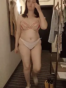 Funnifu - Hairbrush on pussy