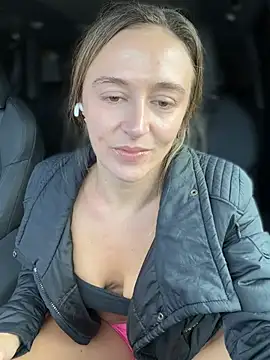 Lunagirl13 - Lick my nipples 😻😻