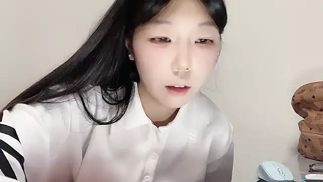 Lulu721xx - 你说你的猫很想璐璐 那他的主人呢