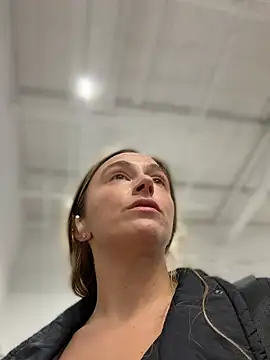Lunagirl13 - Lick my nipples 😻😻