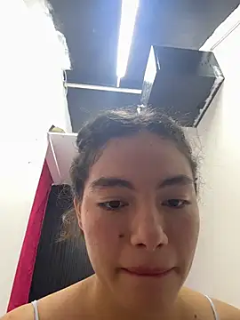 Ariferrero - completely naked in the store