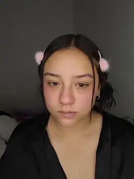 EmilyRoy77 - Dildo in my virgin pussy