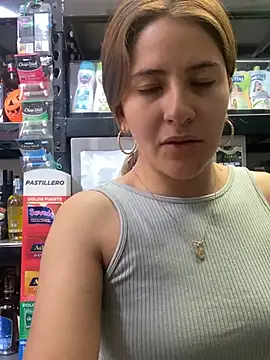Andrea_19blonde - Show boobs Im Store