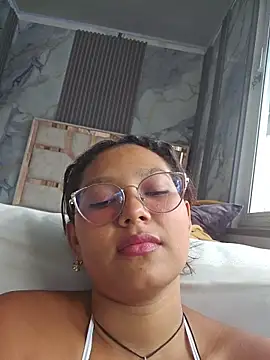 Andrea_Mcfly - Sex-Machine CONTROL x5mn + RUB CLIT🤖