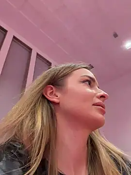 EvieEvans - LAST TIP GETS 4 PORNS WITH 50 STRANGERS