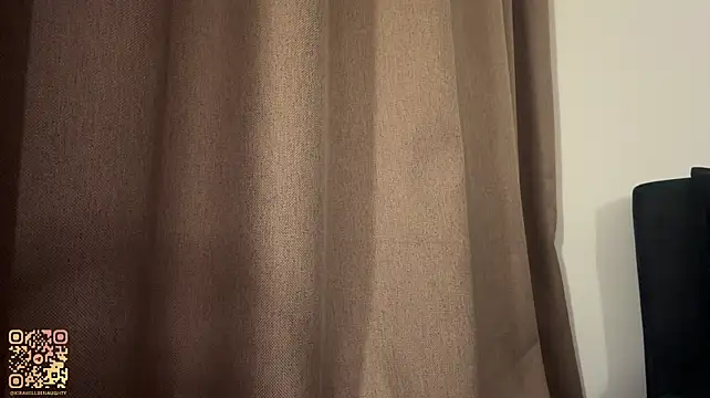 SherikaIwanicki - free my tits! and ride pillow