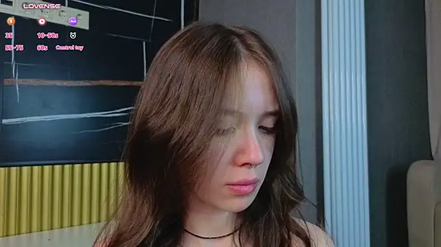 Tinyanie - Fingers walk in panties
