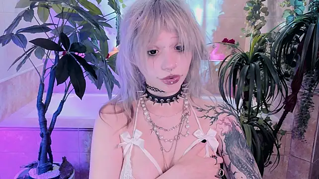 EffieRay - 🖤CREAM ON BOOBS🖤